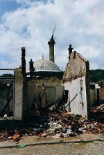 http://commons.wikimedia.org/wiki/File:War_in_kosovo_1999_2.jpg